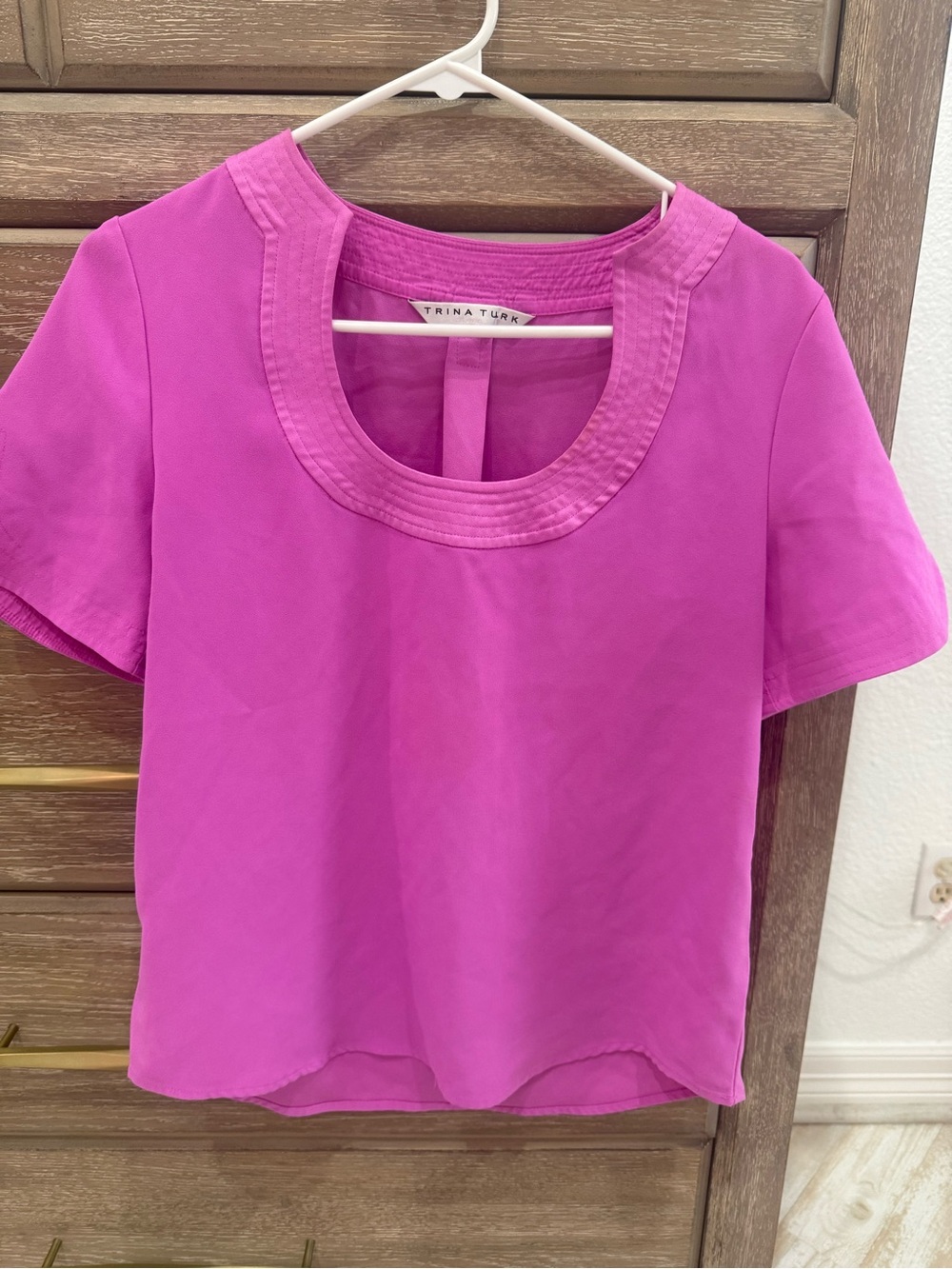 Trina Turk Pink Scoop Neck Short Sleeve Top size Small